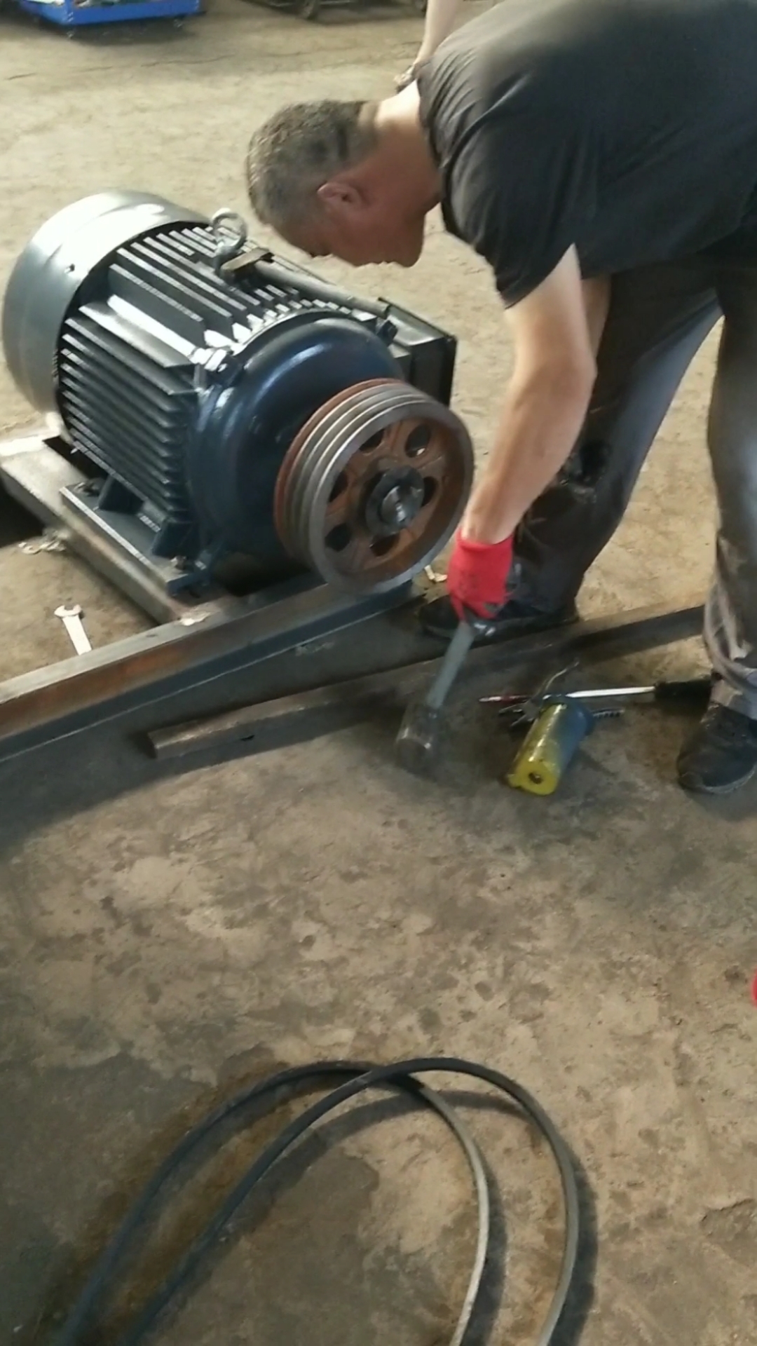 饲料粉碎机#开始安装电机喽