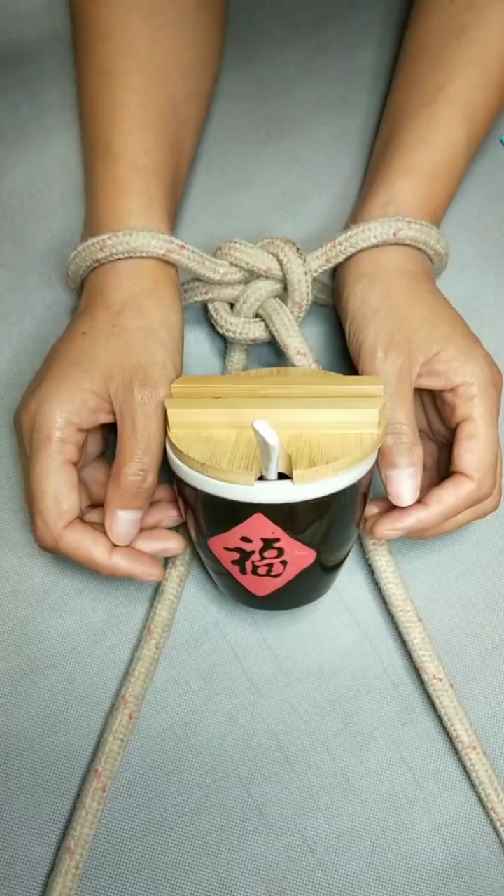 古代手铐秒变魔术!