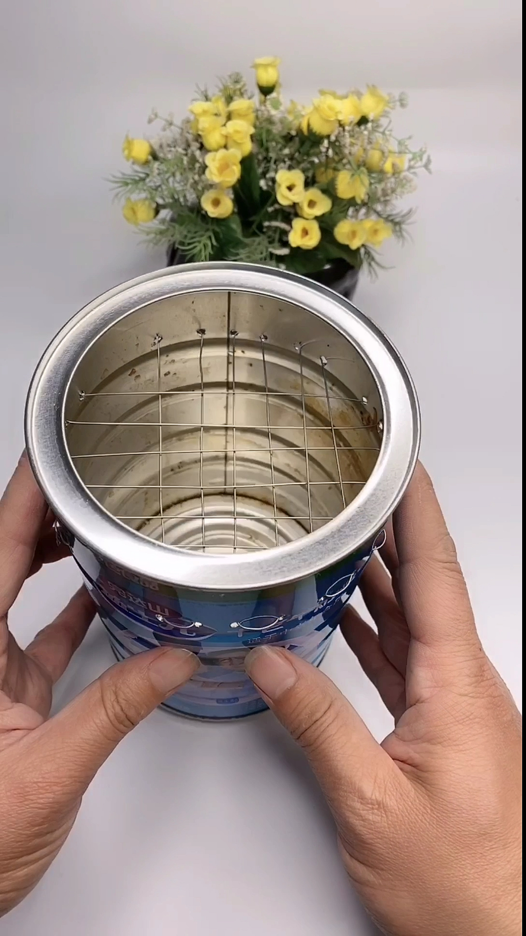 生活小妙招#奶粉罐改造个蚊香灰收纳盒,一年都不用倒灰了.