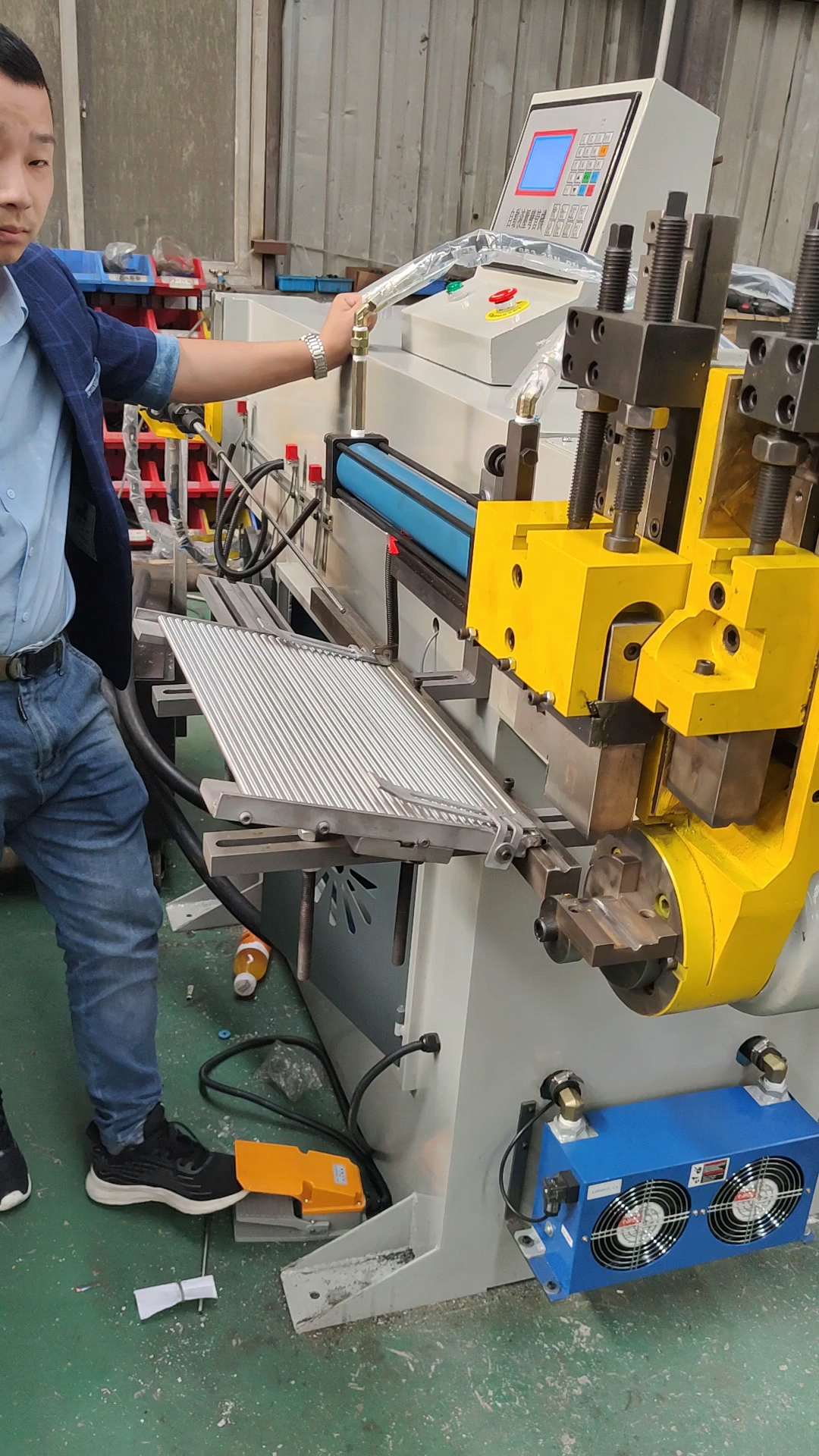 伺服全自动切管机视频,数控切管机,方管圆管钢管切割机