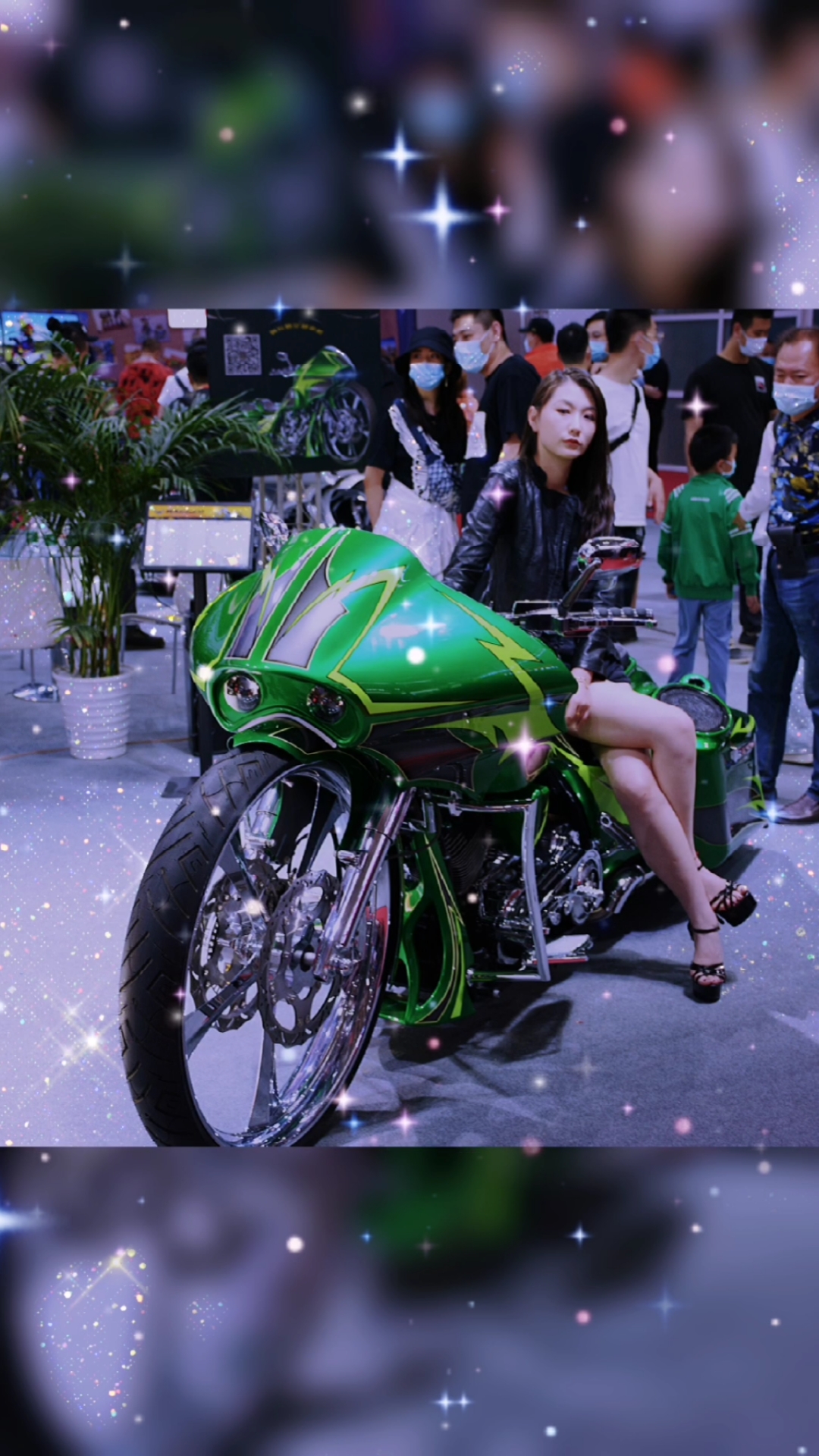 你好,夏天#北京国际摩托车展,车模照片来一波,还有明天继续!