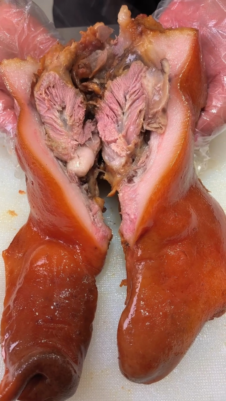 香而不腻的网红秘制猪头肉,软烂q弹