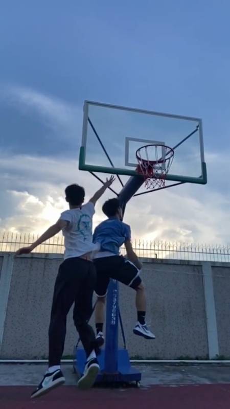 打篮球#听说这招实战很帅,感受一下效果