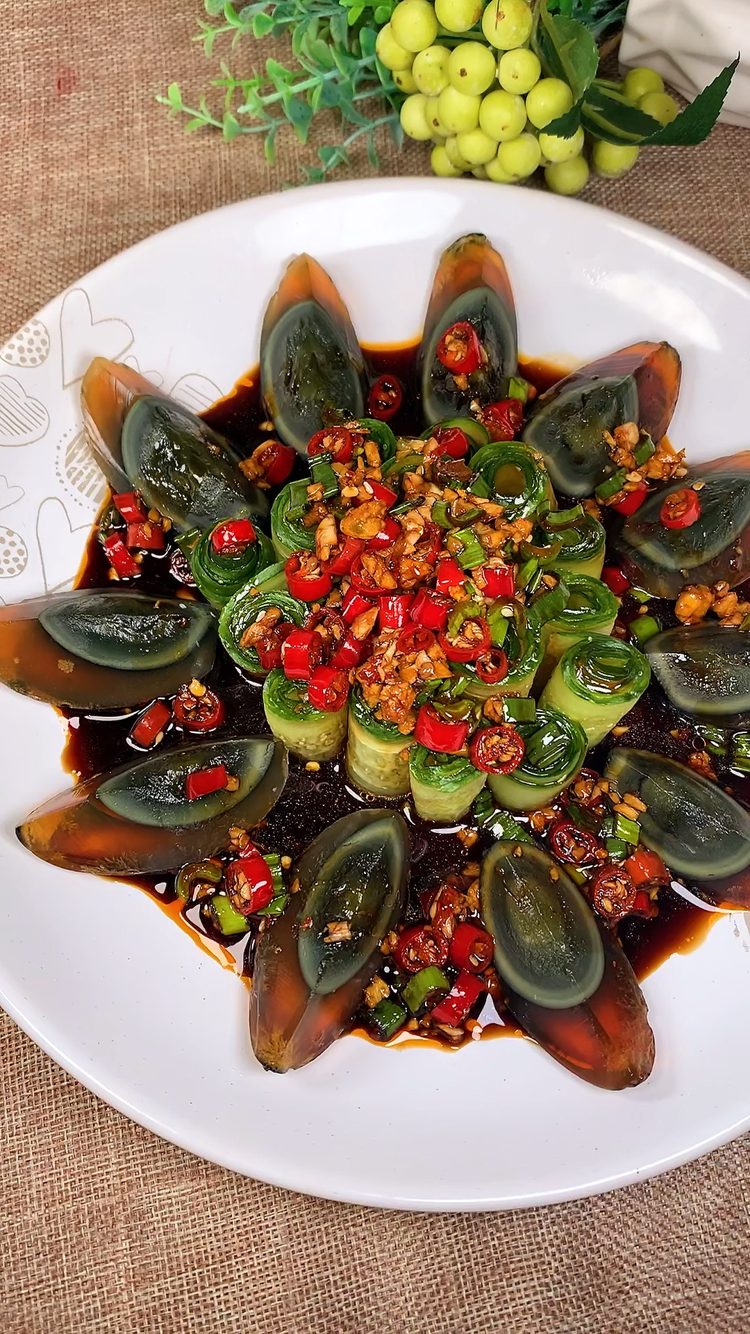 我和春天有个约会简单的皮蛋拌黄瓜在家做出五星大厨的水平