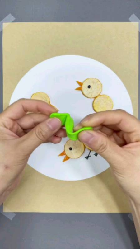 手工制作#橘子皮做成的小鸭子,简单又易学