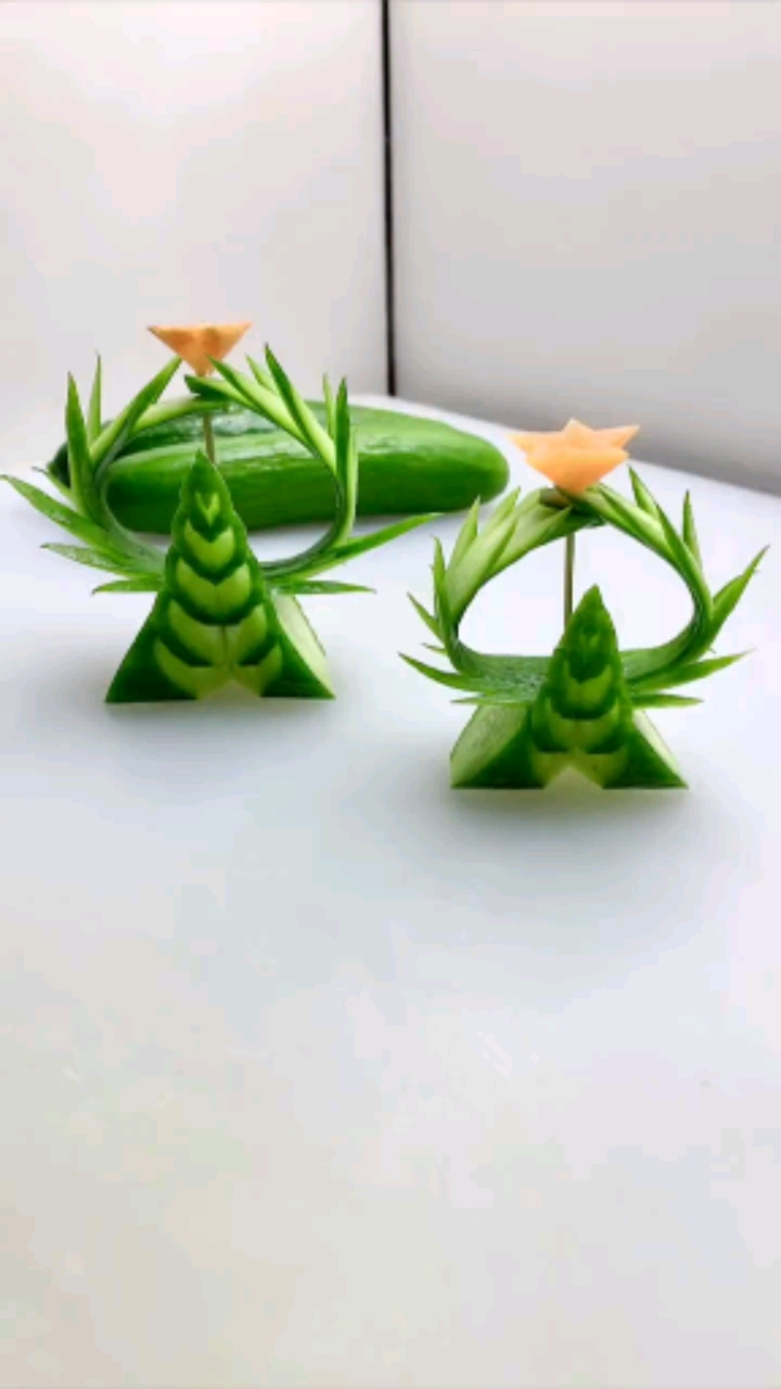 青瓜还可以这样子雕刻,太给力了.