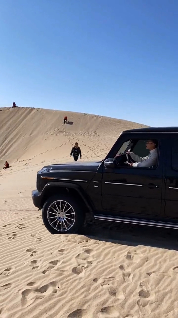 用大g在沙漠旅游,成本太高了,基本上都是一次性的!