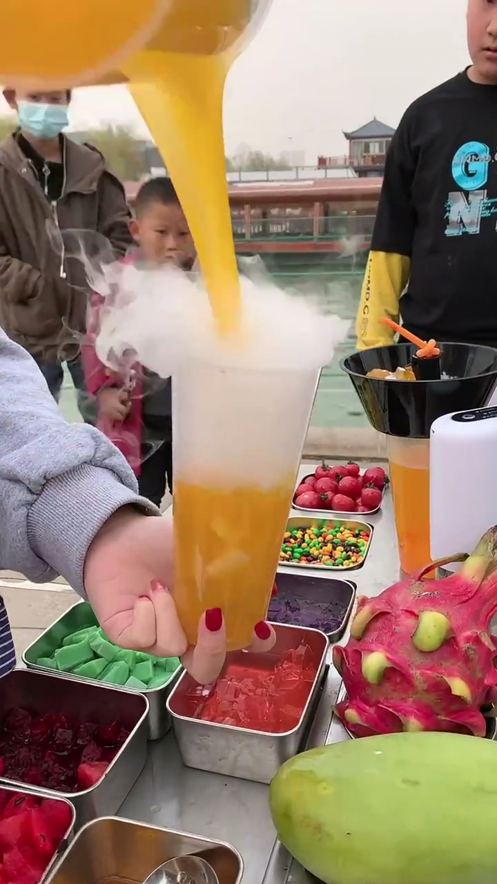 湖边摆摊冒烟饮品第8天