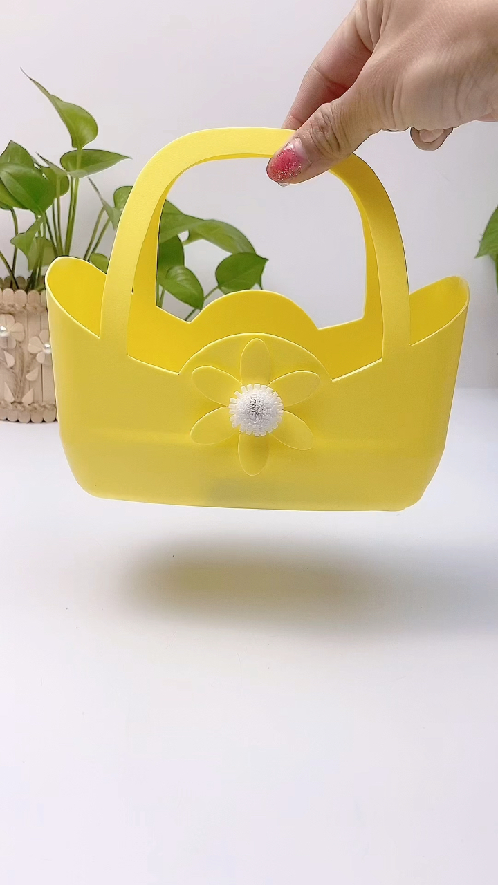 废物利用#用洗洁精瓶子做个小提篮-度小视