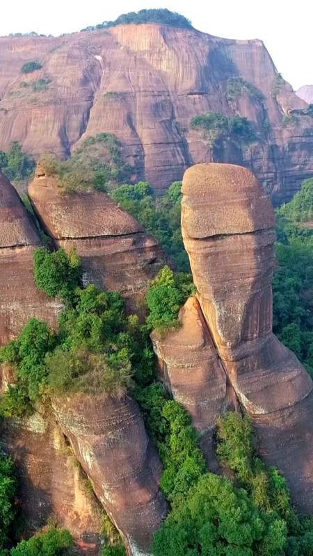 丹霞山群象出山图片