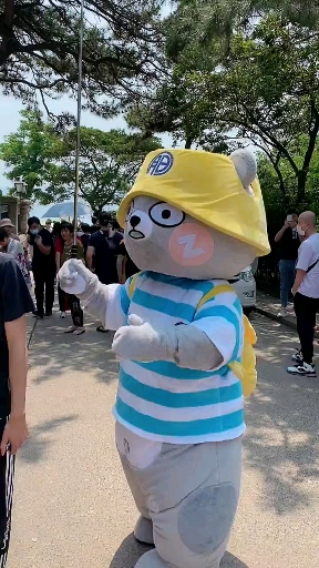 来青岛找大胆大胆带你去看海张大胆开心熊旅游
