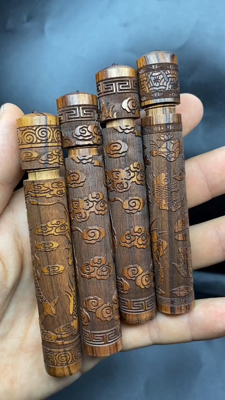 黄花梨火折子.你用过吗?轻轻一吹就着,四,五秒后自动熄灭.