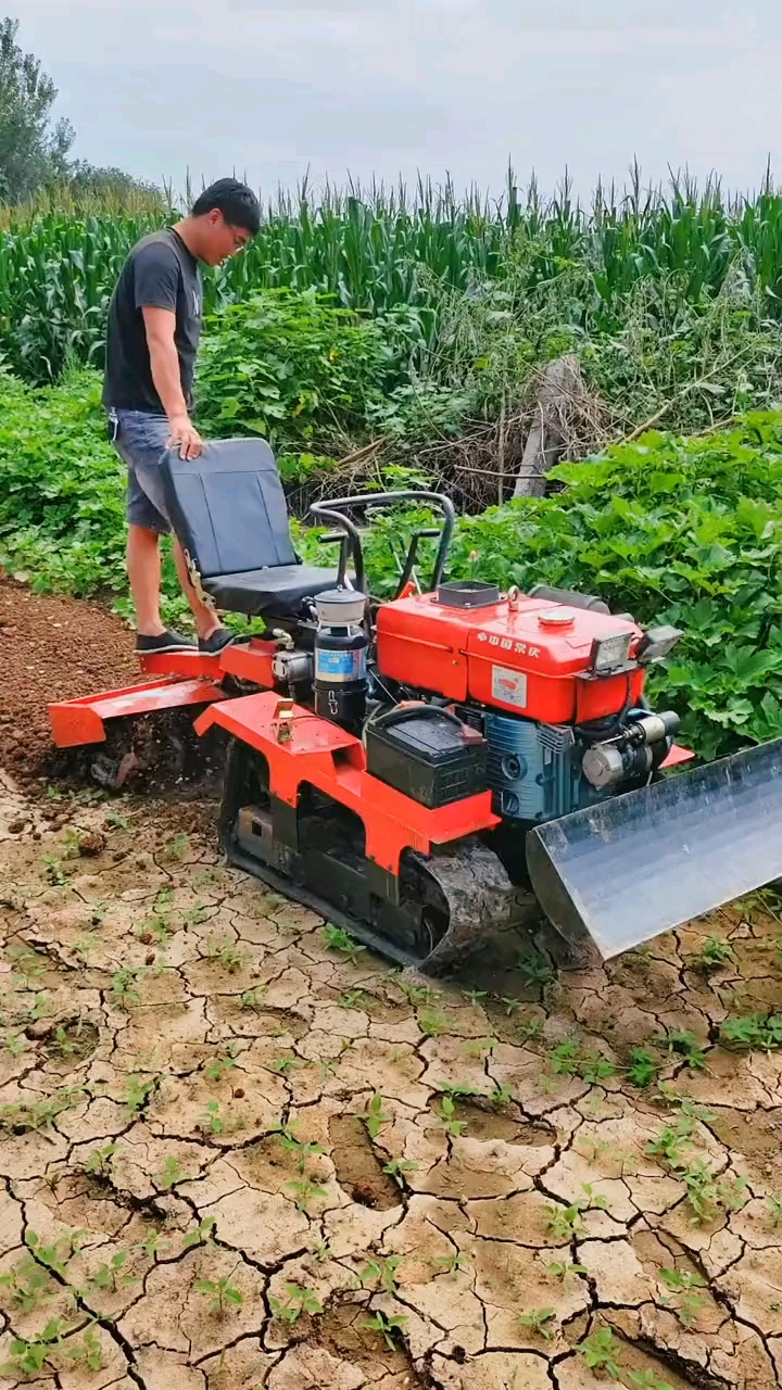 多功能乘坐式履带微耕机