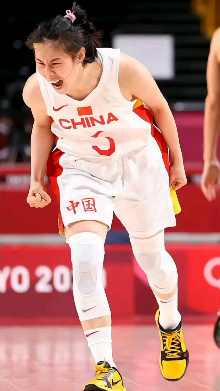 女篮铿锵玫瑰!颜值与实力并存