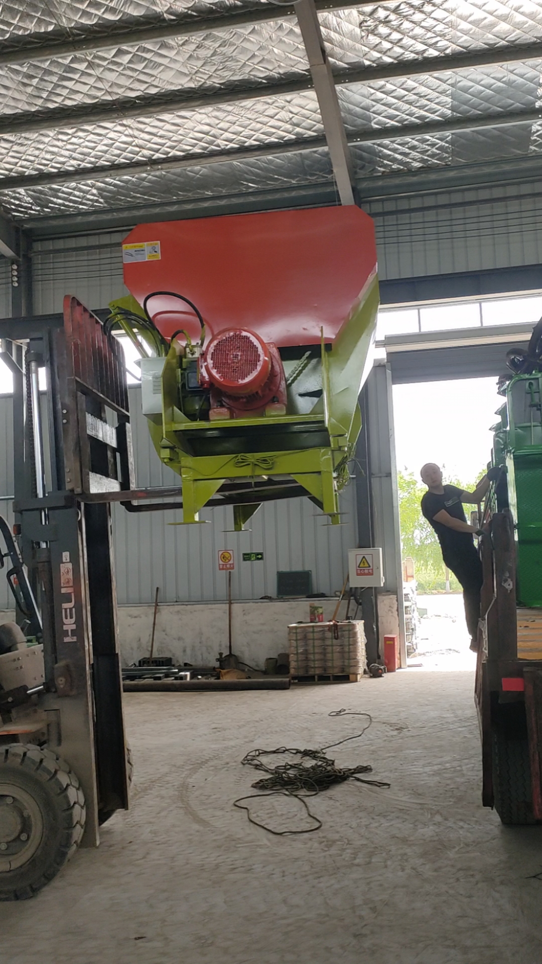 3方直连全日粮混合搅拌机