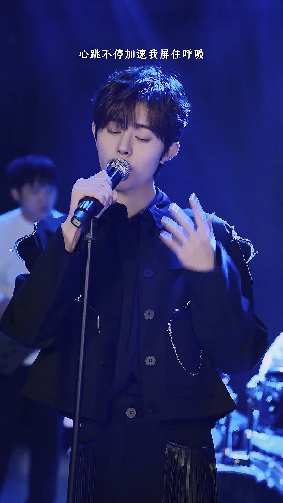 音乐#"好想抱住你,听你的声音"—《好想抱住你》-度小视