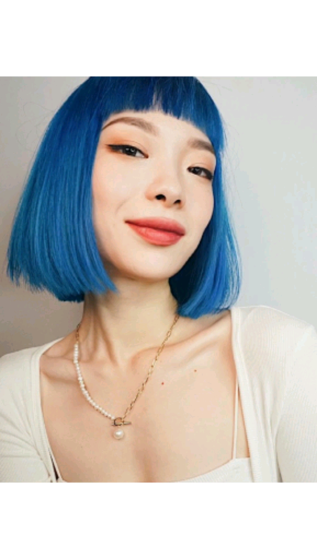 改变发型粉蓝色帅气短发发型发型设计显白发色网红发色2021