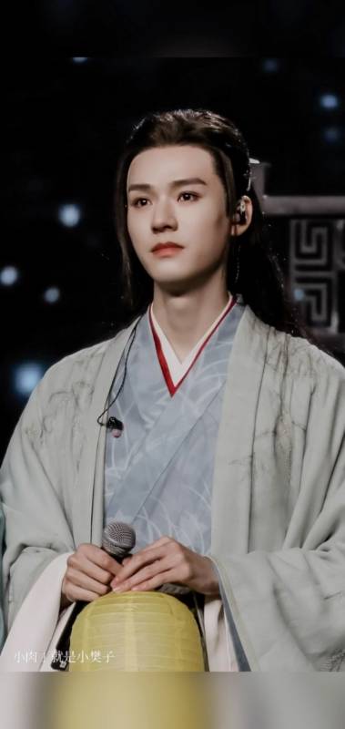 温絮的故事已经结束了现在向我们走来的是张哲瀚和龚俊的故事.