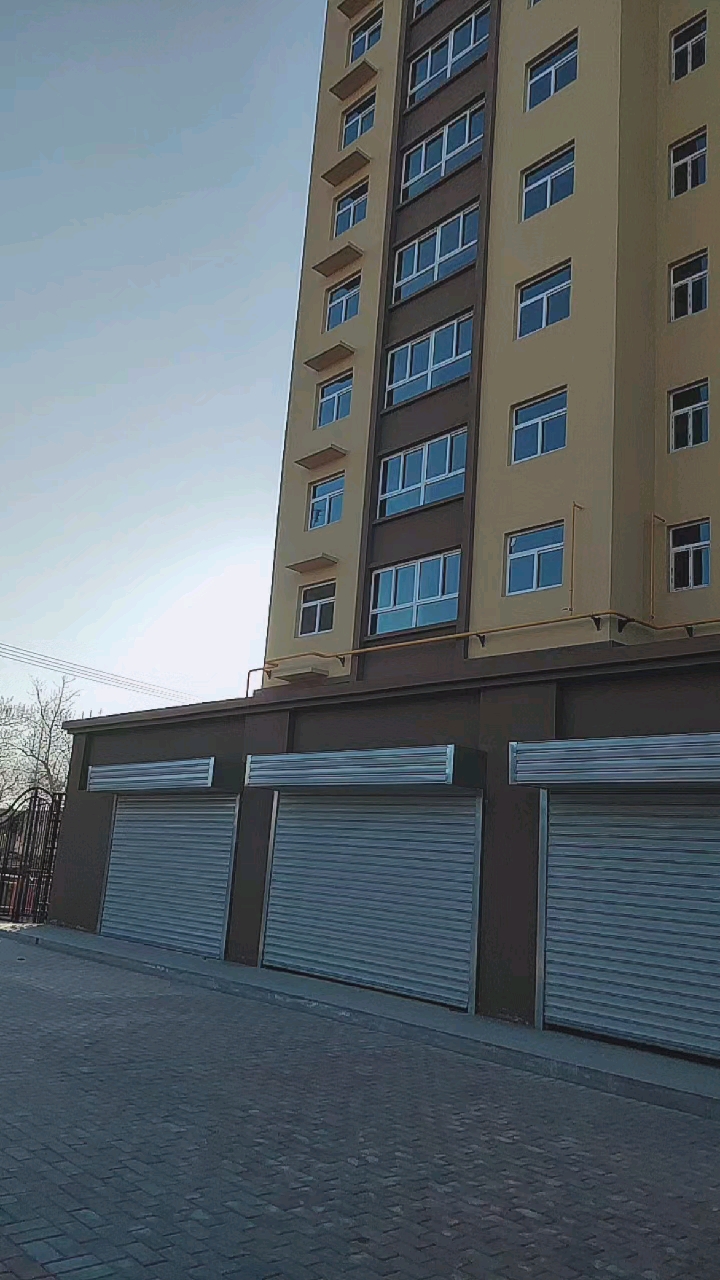 富平县庄里镇全明电梯房,南北通透,送全套地暖,一平2880元.-度小视