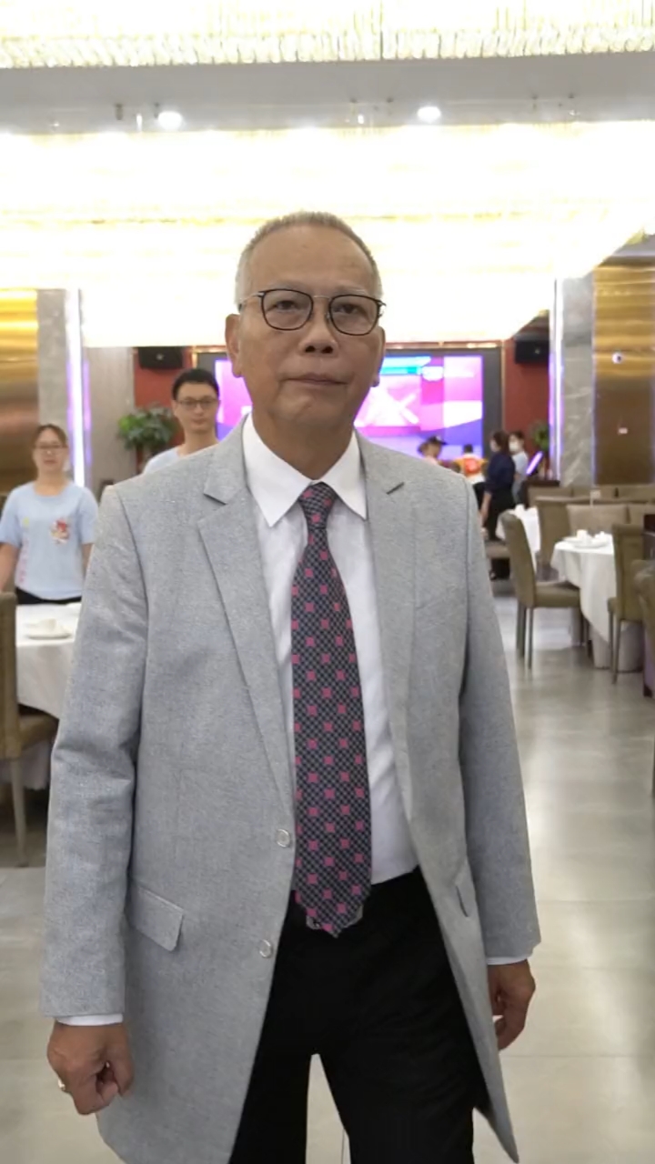 态度决定一切,别拿着鸡毛当令箭,体恤下属才是好领导