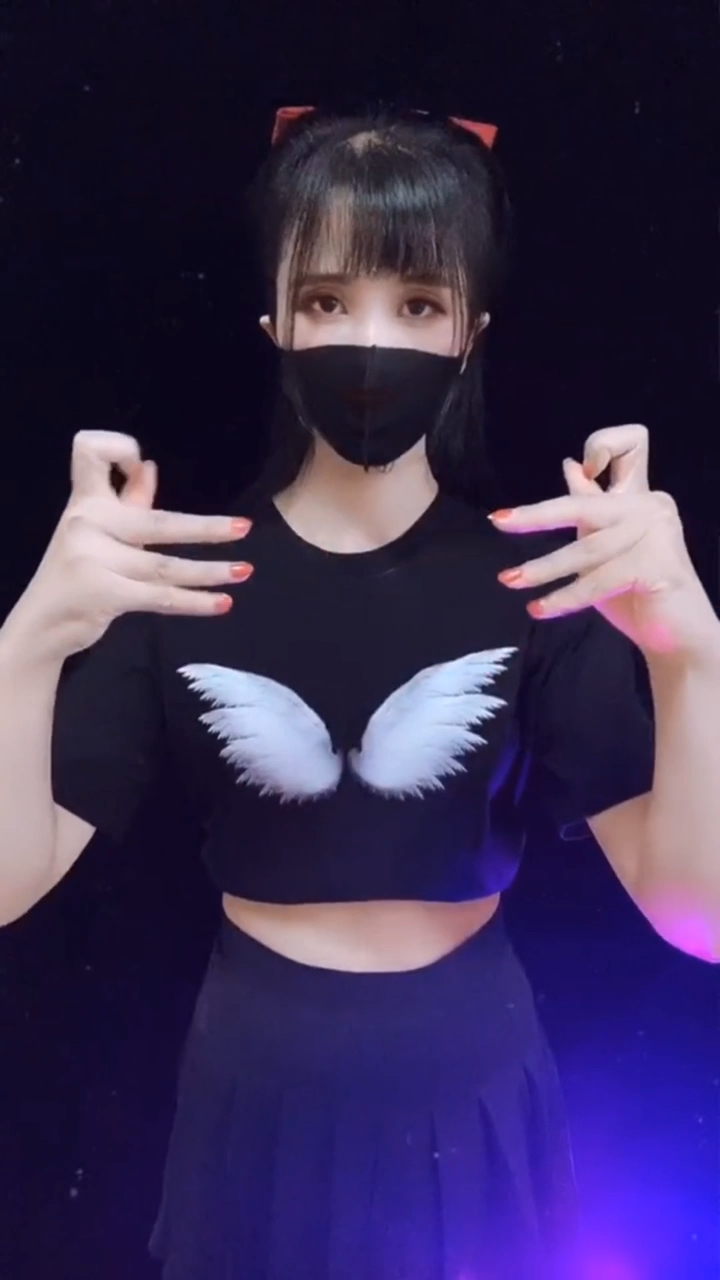 手势舞大比拼#世人慌慌张张,不过图碎银几两,偏偏这碎银几两能解世间