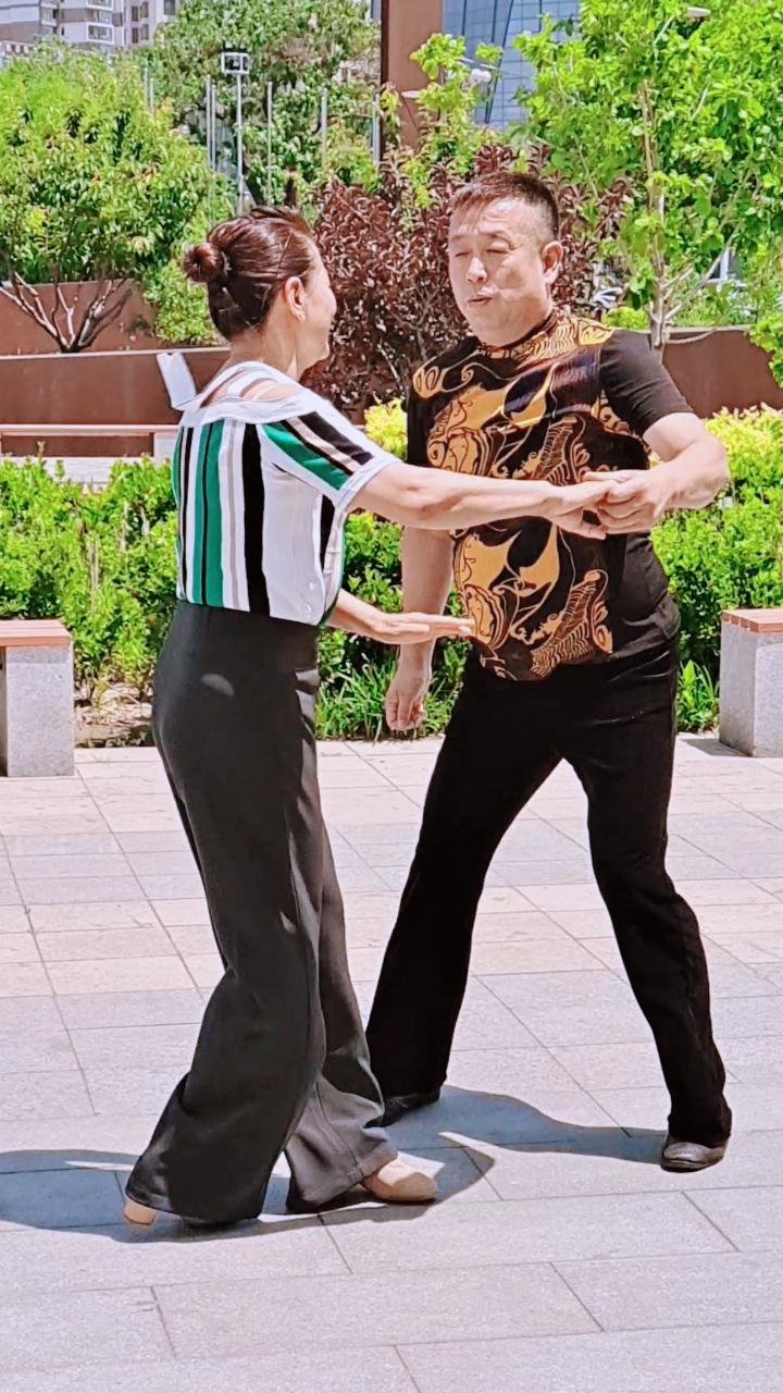 在家云旅游#唐山立红夫妻吉舞展示!