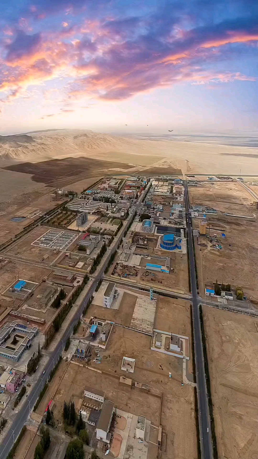 全国最孤独的城市茫崖市,周边350公里半径内没有其城市,一片孤城万仞