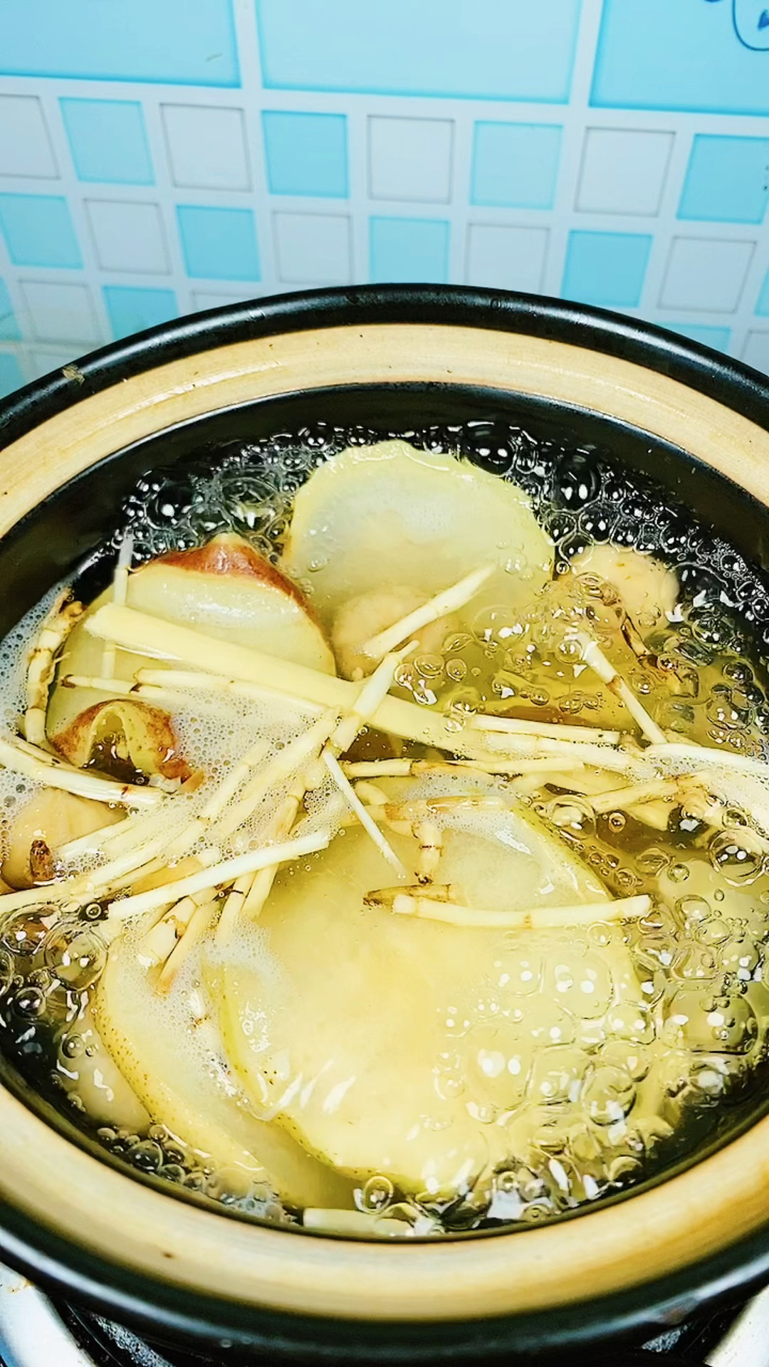 快快把这茅根竹蔗汤煲起吧!