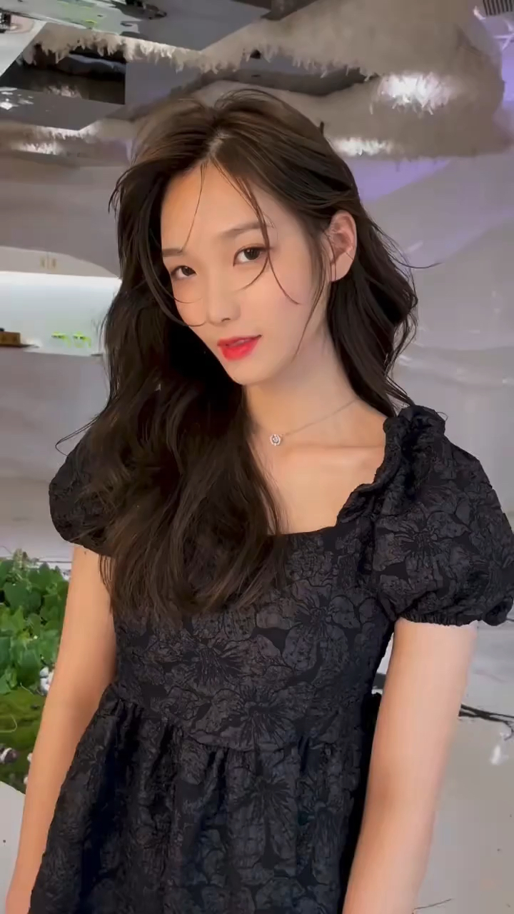 全民正能量#小姐姐笑起来真好看