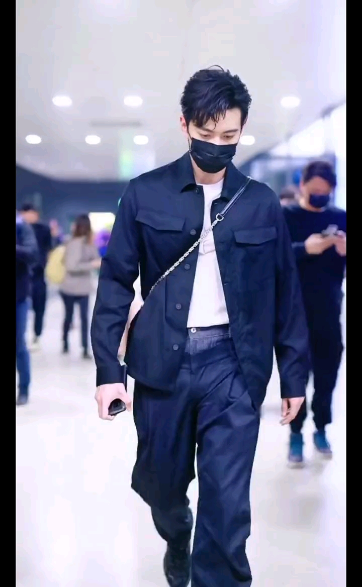陈星旭陈星旭最喜欢的机场造型帅炸了好么