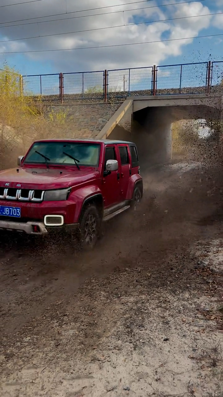 记录生活#北京吉普bj40开启了疯狂模式越野玩家