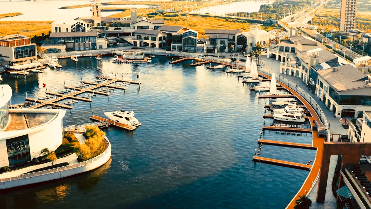 游艇国内的游艇码头建造越来越有美感了宁波北仑