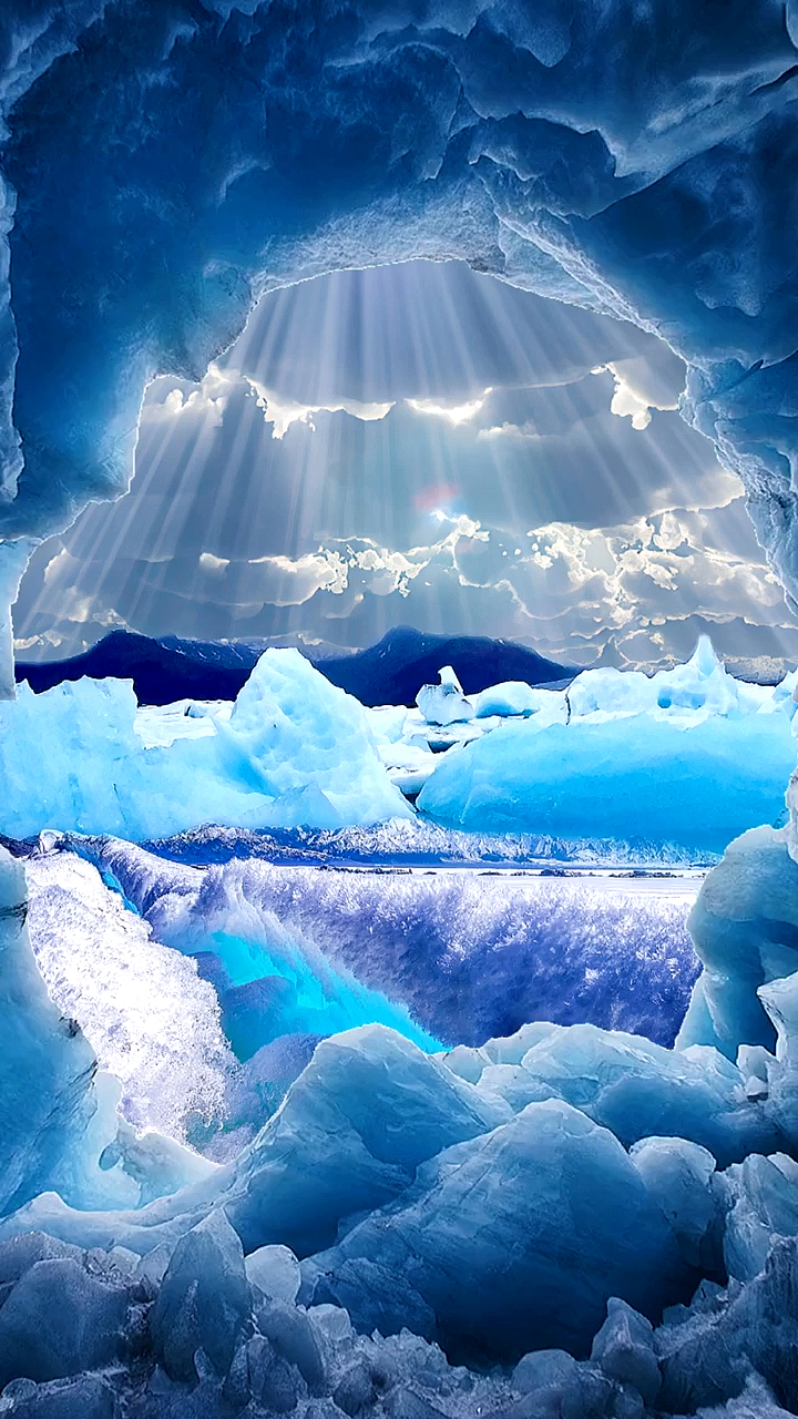 五一出游记#赛里木湖4~5月融冰期,清激的湖水结