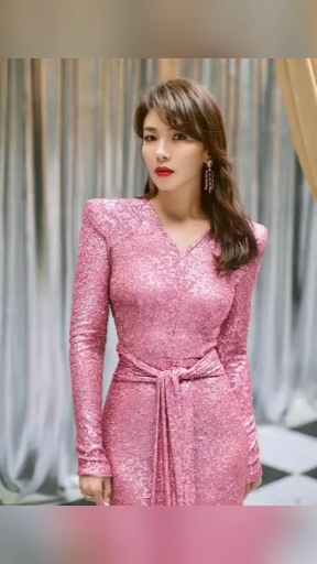 刘涛120斤照样秀性感!穿豹纹裙沙漏身材尽显,牛奶肌白到发光