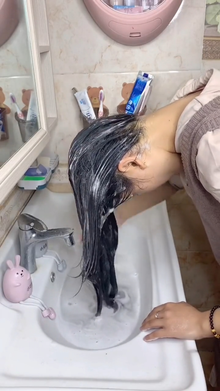 全民好物节#你家的老婆还在这样洗头发吗