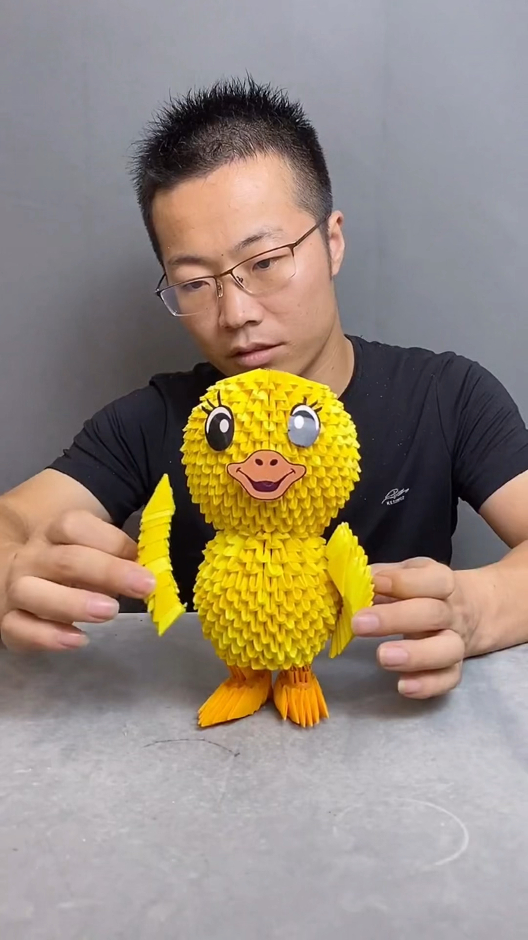 手工制作#你喜欢的小黄鸭手工折纸版,喜欢吗