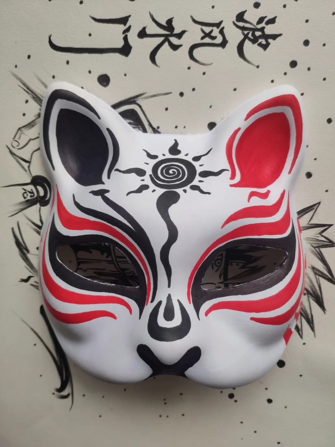 我要上热门#手绘面具画一个帅气的图案.