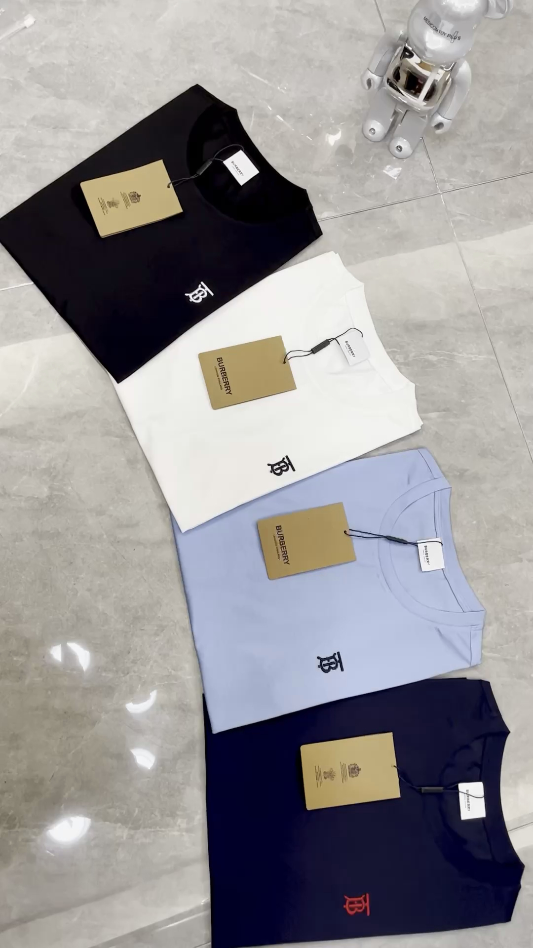 时尚好物大赏#巴宝莉春夏系列专属标识tb字母小标刺绣短袖实拍-缎小