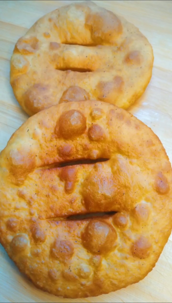 家乡特色美食#新疆回民油香的详细做法,外皮金黄,中间宣软,清香诱人