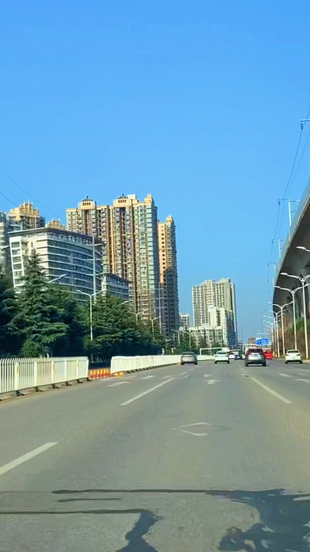 武汉有条阳光大道,从江夏纸坊直达庙山新城～