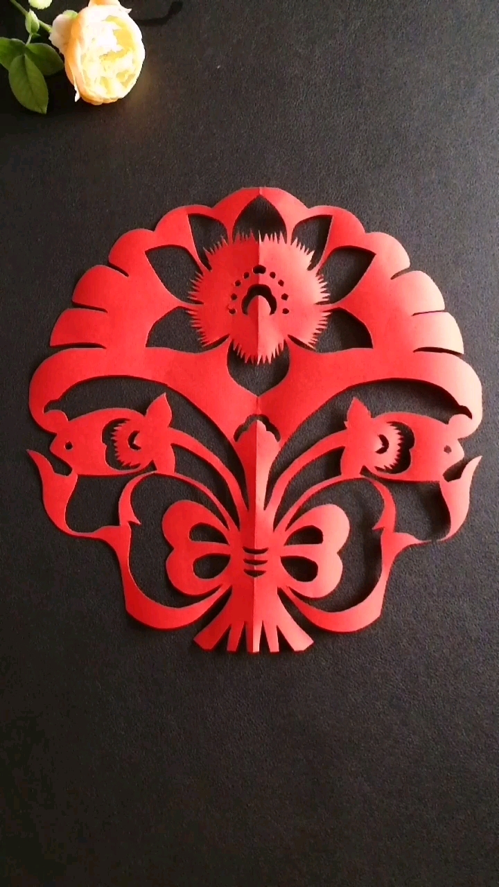 剪纸#窗花剪纸并蒂莲开