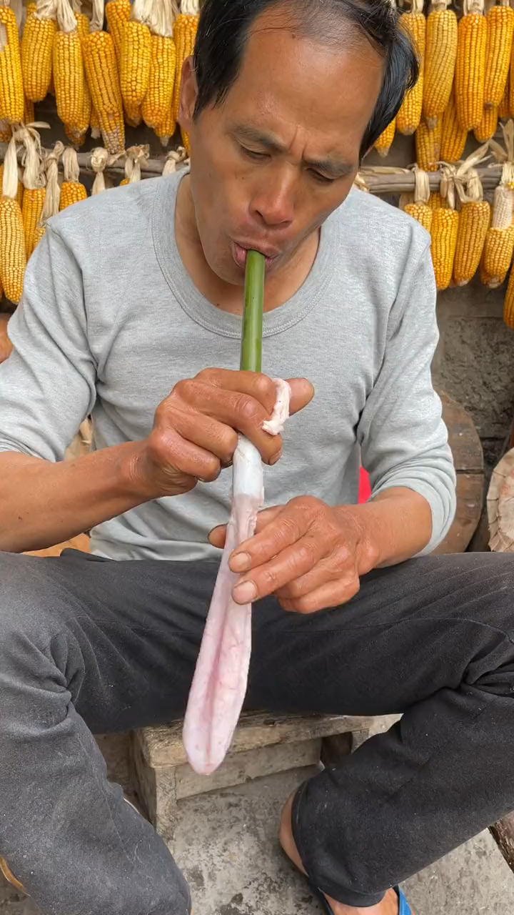 农村美食猪尿泡这样做很香