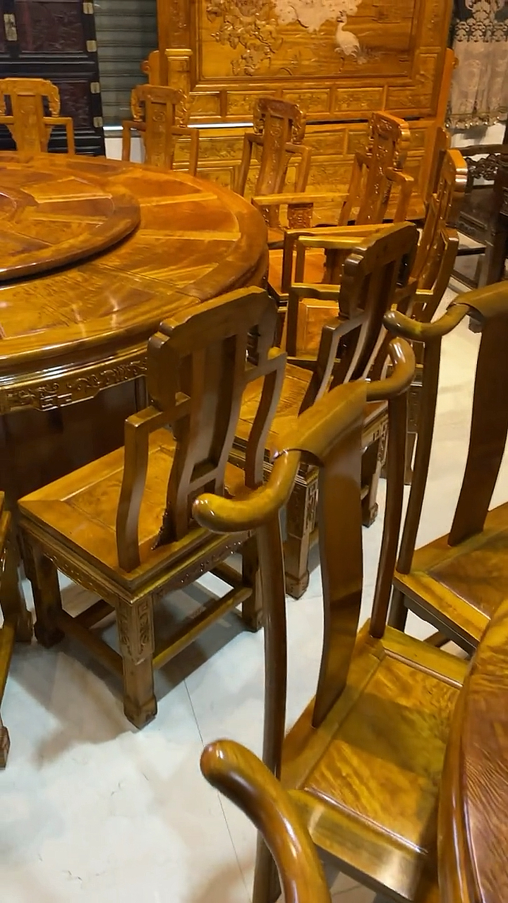古典红木家具#金丝楠木圆餐桌,大餐厅必备的餐桌