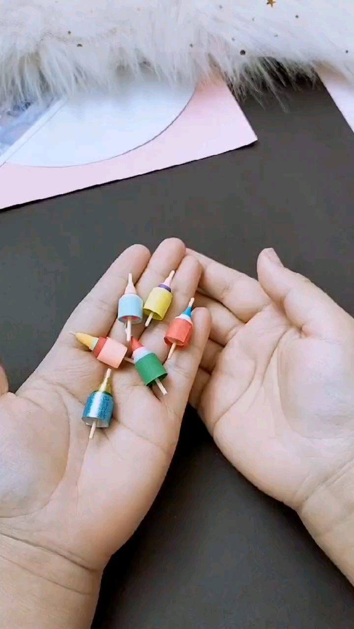 用过的牙签不要丢,来做孩子们都爱的迷你小陀螺,喊小伙伴们一起来pk吧