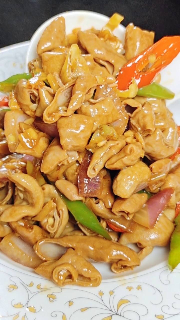 家常菜#香辣猪小肠做法!进来学会-度小视