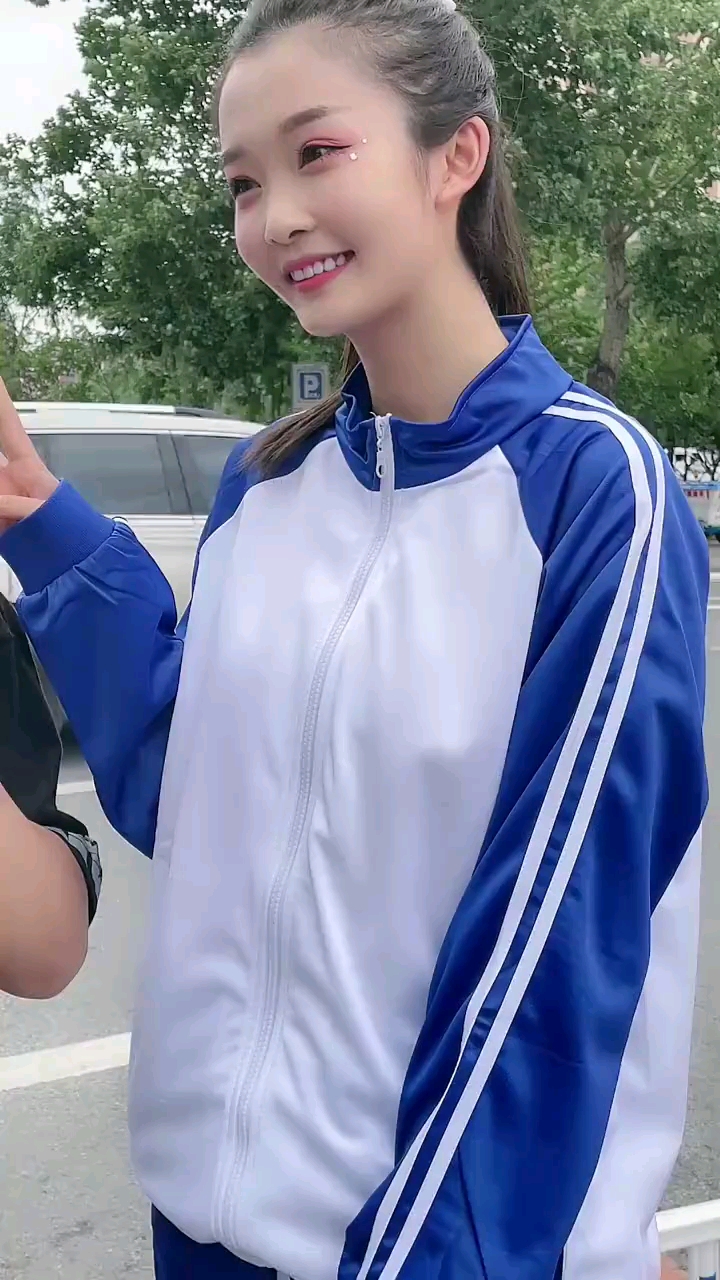 小姐姐#对面的小姐姐,你笑起来真好看!