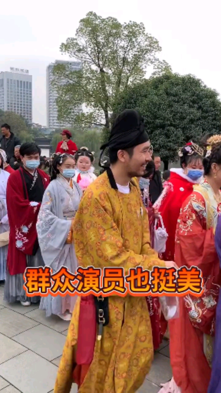 音为有你#横店影视城群演的演员都很漂亮#关注我直击明星现场