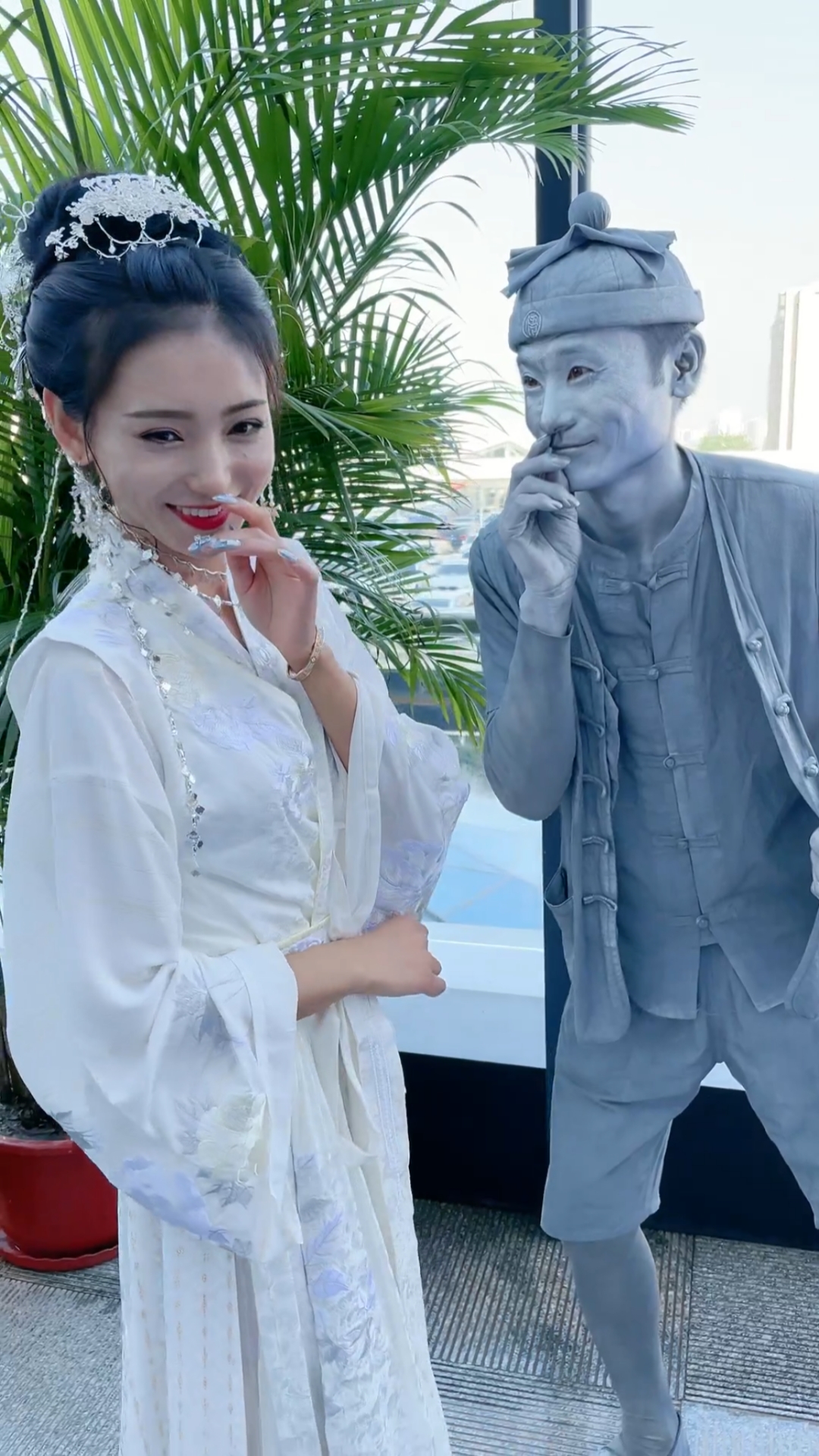 大唐不夜城#千艺小仙女下凡来舞曲一支,银人小哥哥吓了一跳