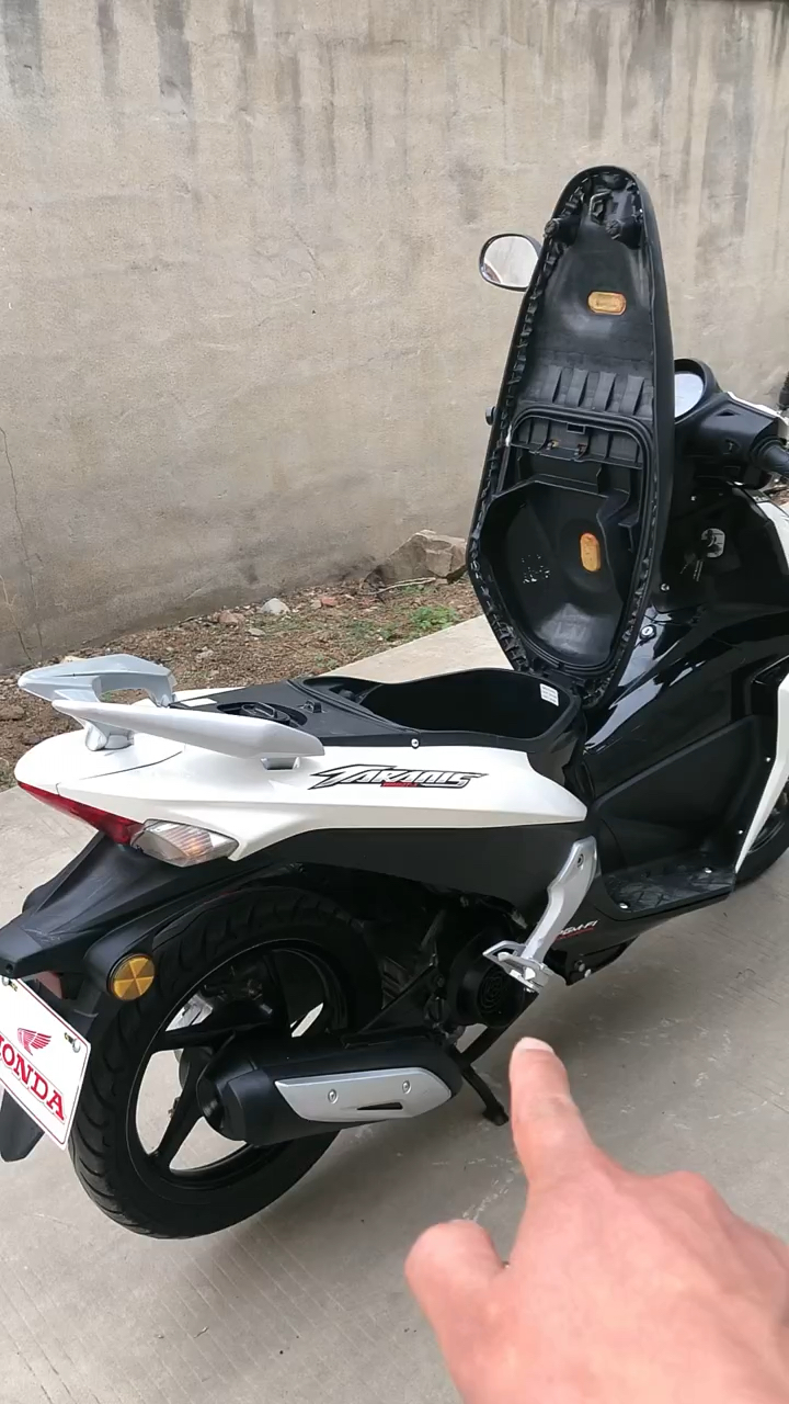 本田弯刀!喜欢机车的朋友们关注一下!