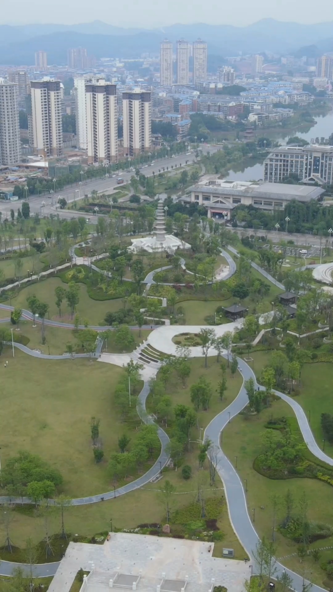 南充市西充城南惜字塔公园湖畔依山傍水的中式庭院你喜欢吗